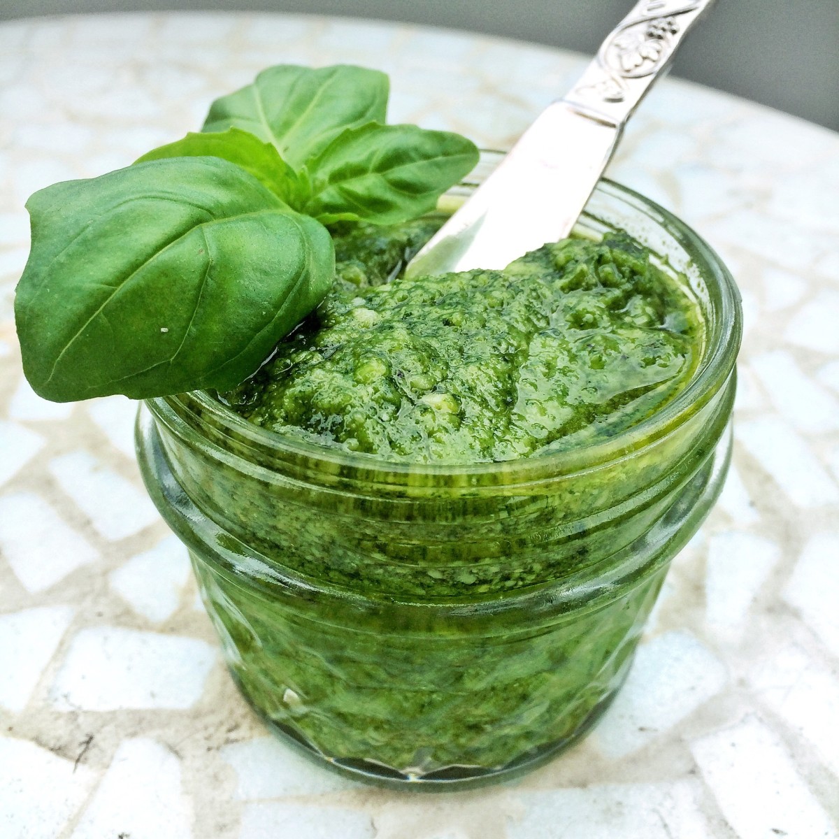 how to make pesto without a food processor