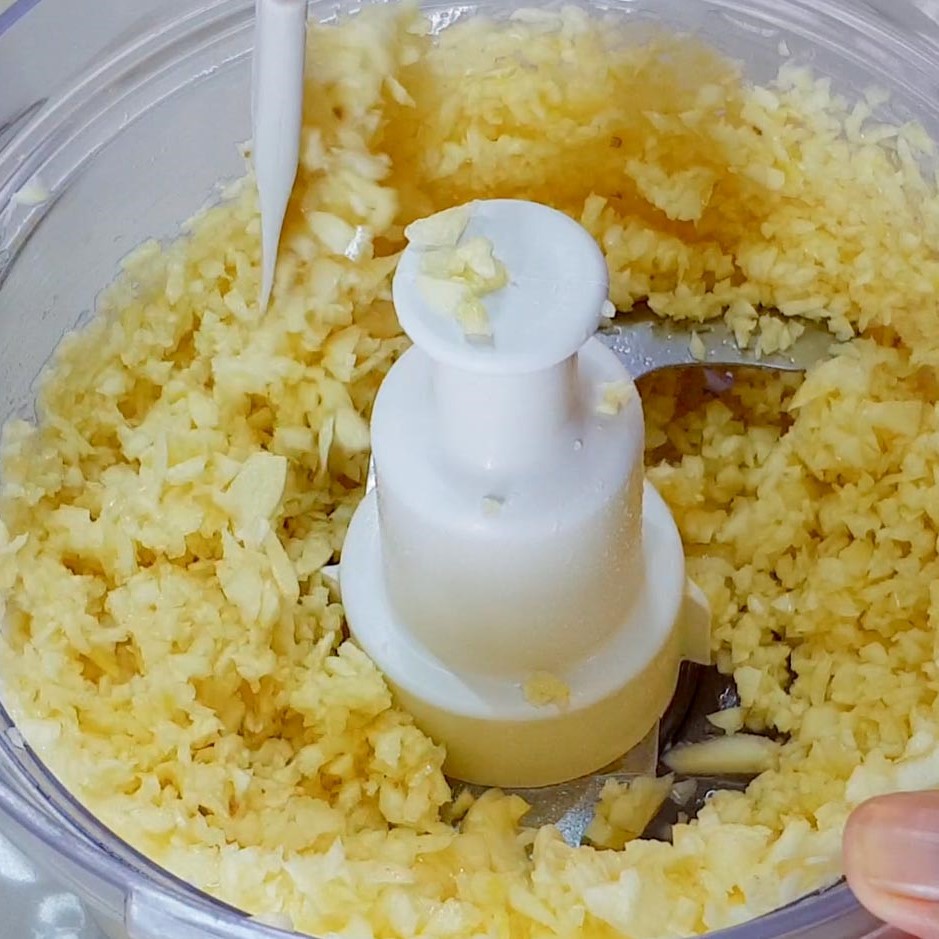 mince garlic in a food processor