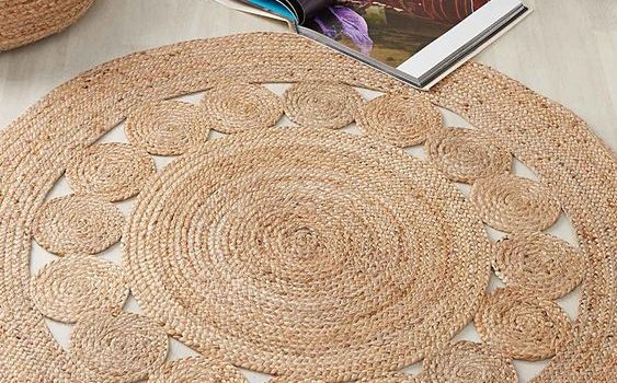 Optez pour un tapis en jute pour une ambiance bohème